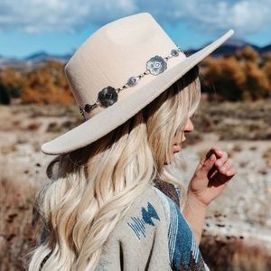 Light beige felt hat